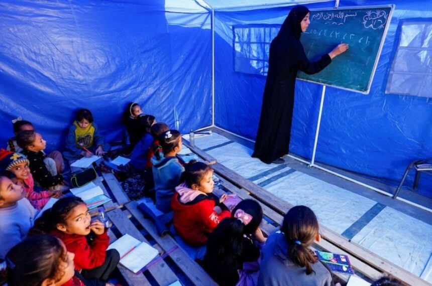 Gaza Children Return to School in Tents Amid Yellow Line Dangers