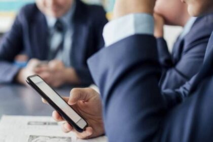 Sindh Education Department Bans Mobile Phone Use in Colleges