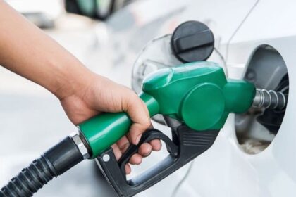 Government Raises Petrol Price in Pakistan to Rs.321.17 Per Litre