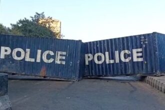 Major Roads in Karachi Closed Due to Security Alert, Traffic Diverted