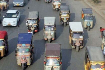 Rickshaw and Taxi Entry Banned in Major Karachi Markets