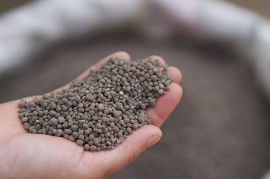 Diesel Hike Pushes Fertilizer Prices in Pakistan Beyond Rs. 15,000