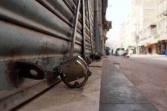 Karachi Traders Demand End to Lockdown Curbs Amid Heat