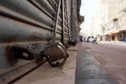 Karachi Traders Demand End to Lockdown Curbs Amid Heat
