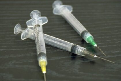 DRAP Bans 5 Syringe Batches Over Safety Concerns in Pakistan