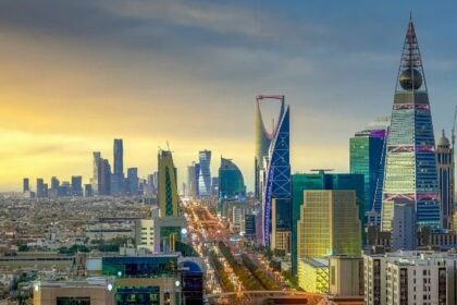 Saudi Arabia Updates Instant Work Visa Rules for Companies