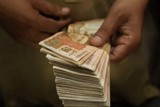 Sindh Raises Minimum Wage to Rs 43,000 in Budget 2026-27